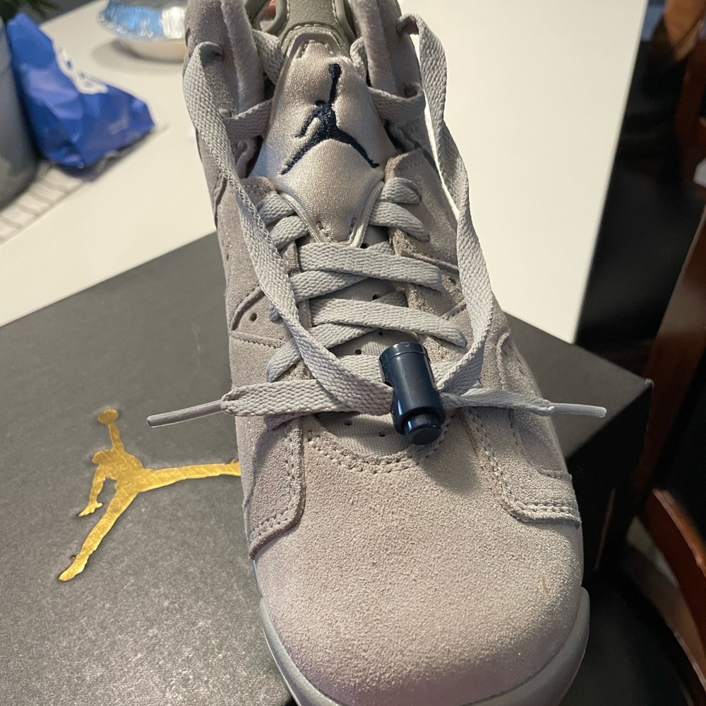 Shoes - Picture 6 of 7